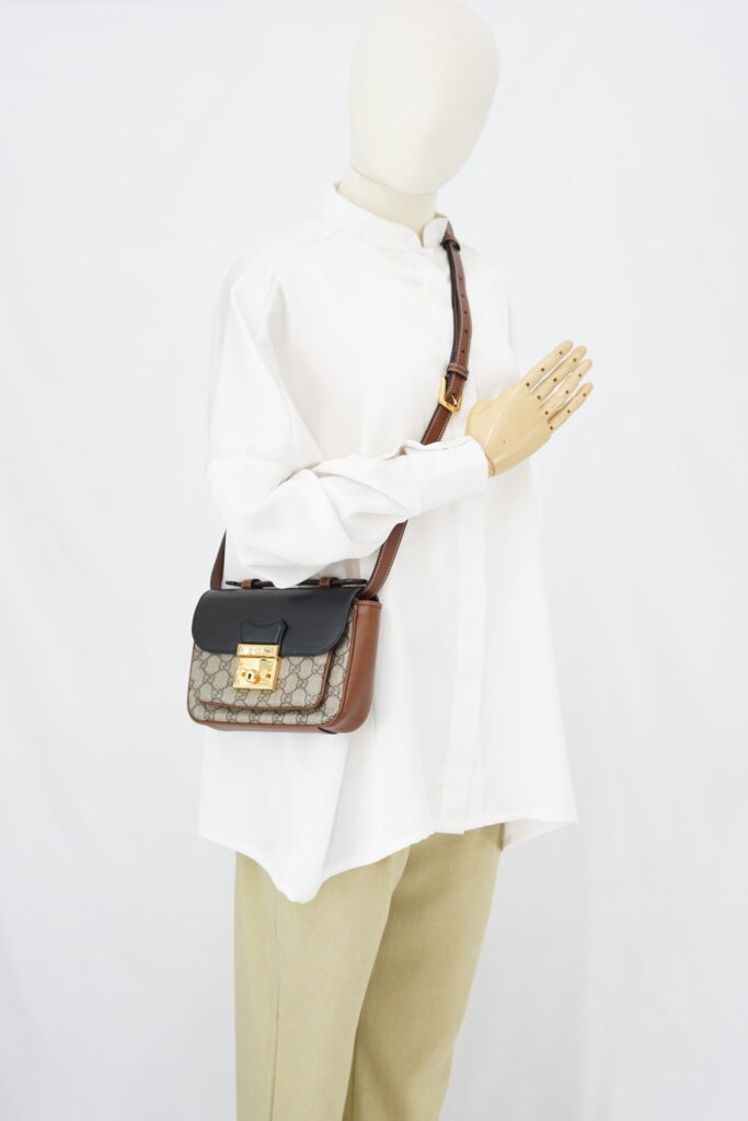 GUCCI Padlock Slingbag GG Supreme Brown Black GHW