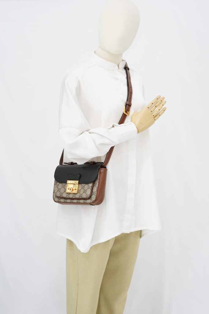 GUCCI Padlock Slingbag GG Supreme Brown Black GHW