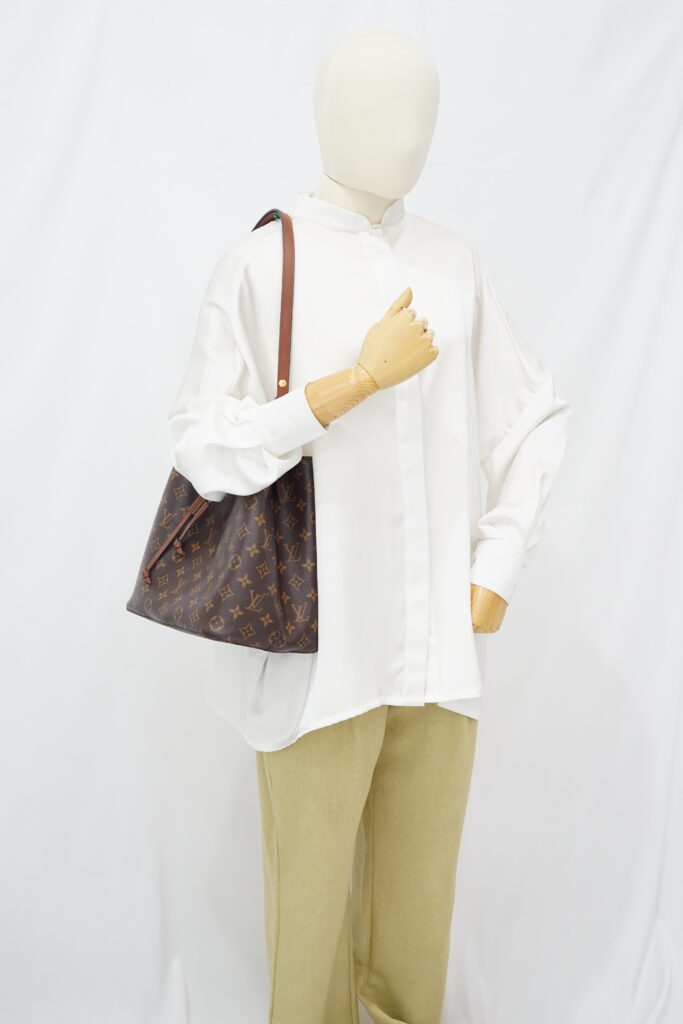 Louis Vuitton Neo Noe MM Monogram Caramel GHW