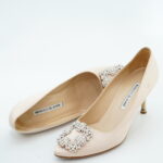 Monolo Blahnik Hangisi Satin Nude