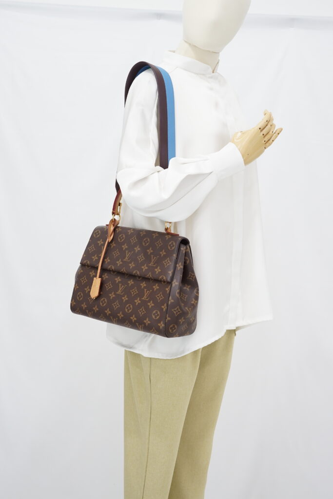 Louis Vuitton Cluny MM Monogram GHW