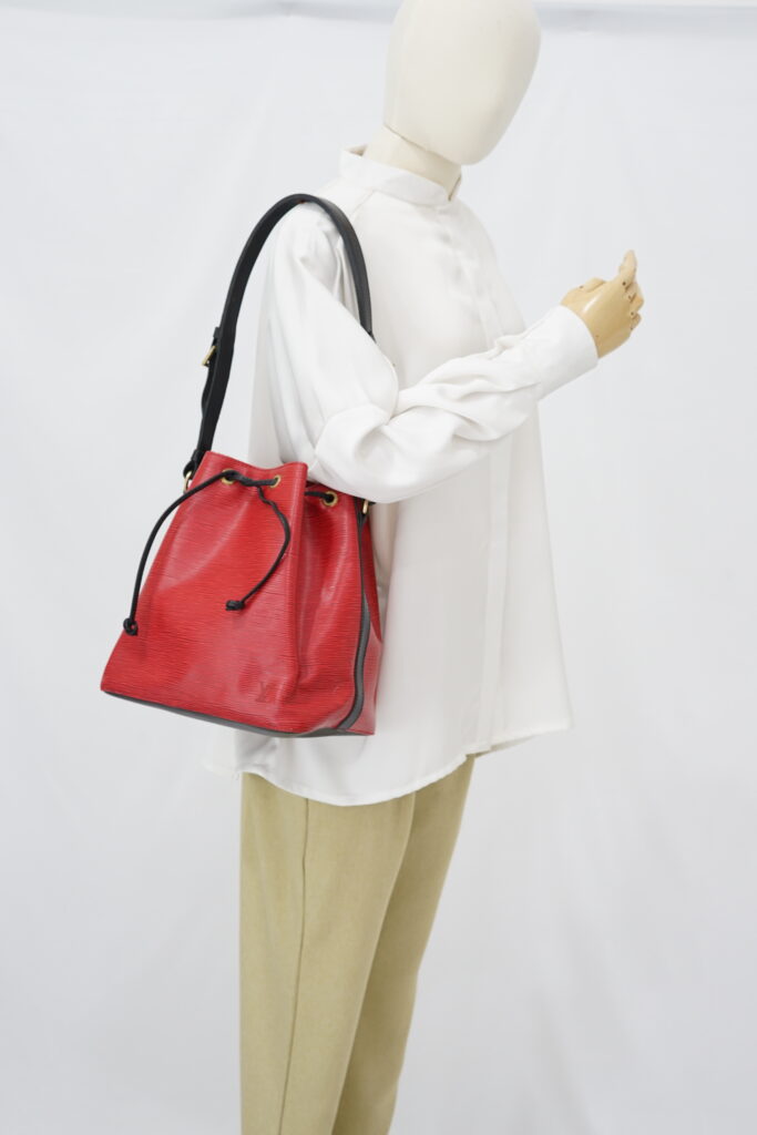 Louis Vuitton Petit Noe Epi Red Noir GHW