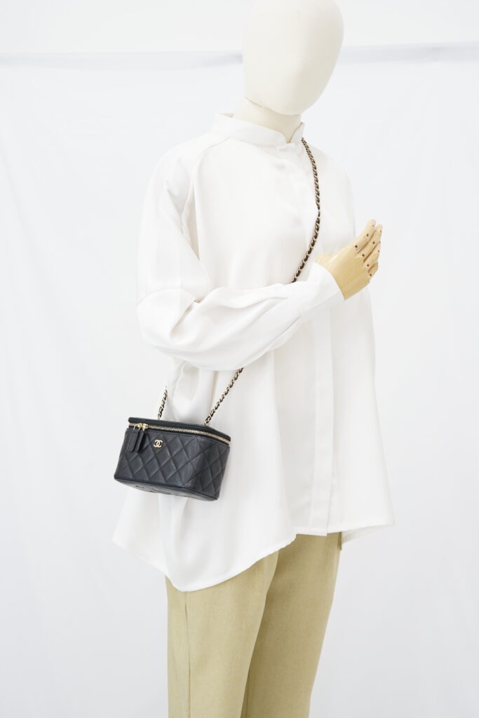 Chanel Vanity Caviar Black GHW