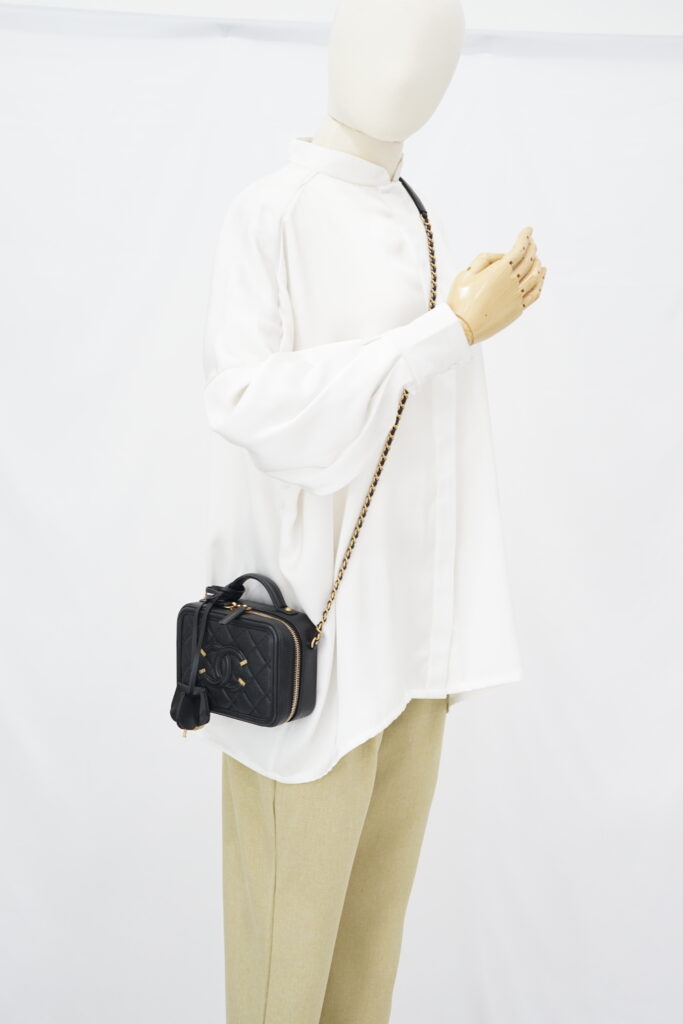 Chanel Vanity Case Top Handle Caviar Black GHW