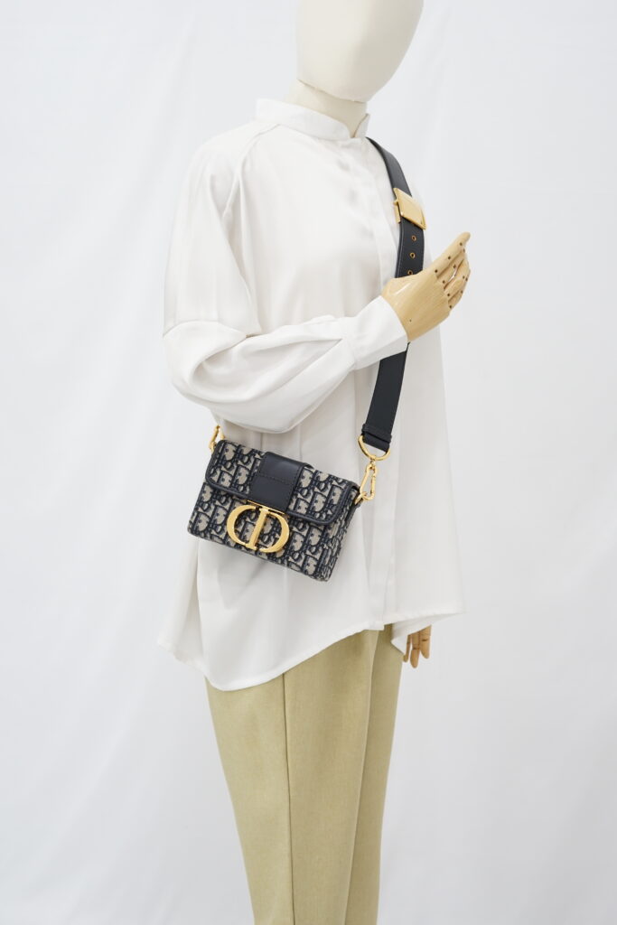 Dior  30 Montaigne Box Canvas Oblique Navy GHW