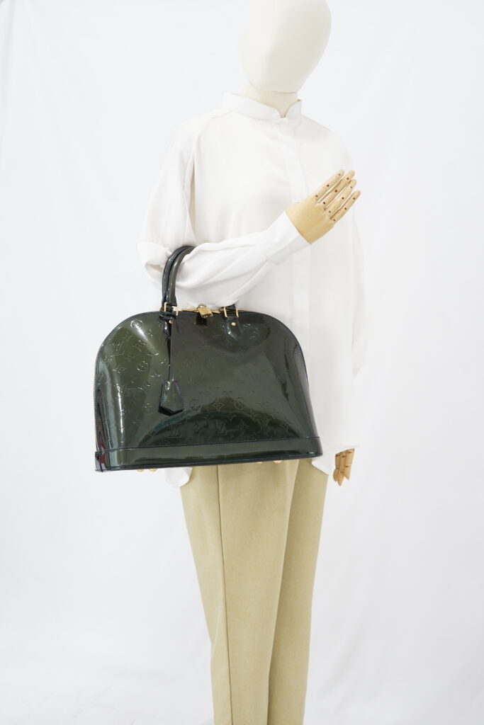 Louis Vuitton Alma GM Vernis Bleu Nuit GHW