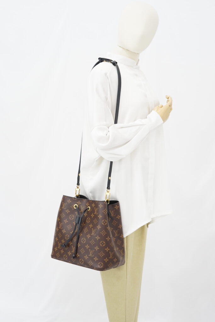 Louis Vuitton Neo Noe MM Monogram Noir GHW