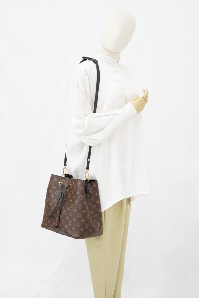 Louis Vuitton Neo Noe MM Monogram Noir GHW