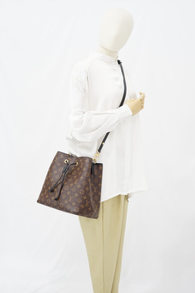 Louis Vuitton Neo Noe MM Monogram Noir GHW