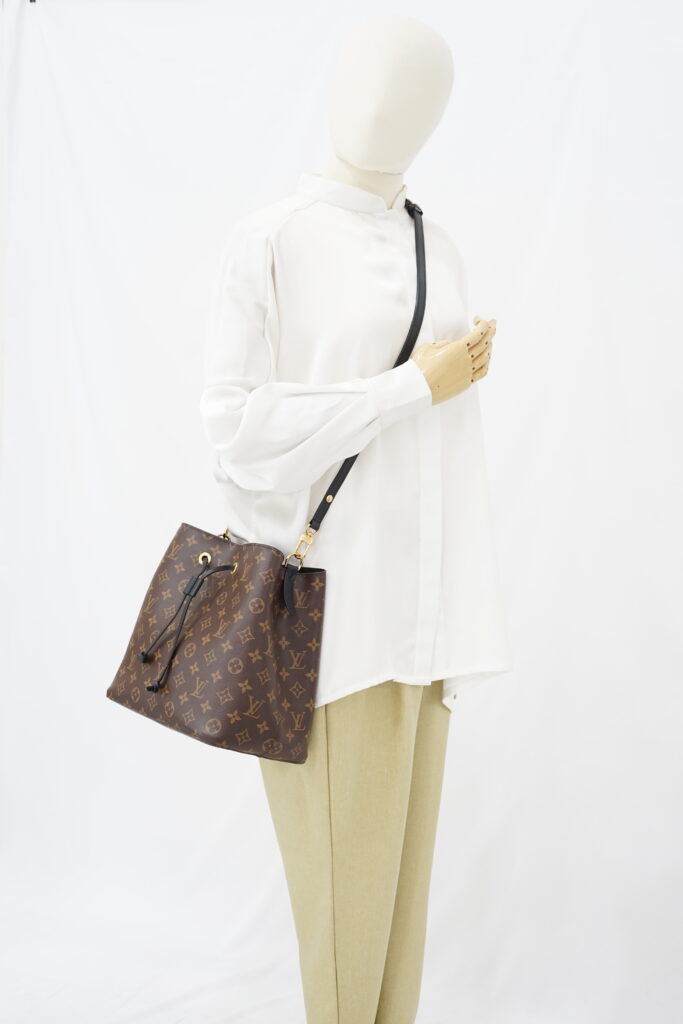 Louis Vuitton Neo Noe MM Monogram Noir GHW