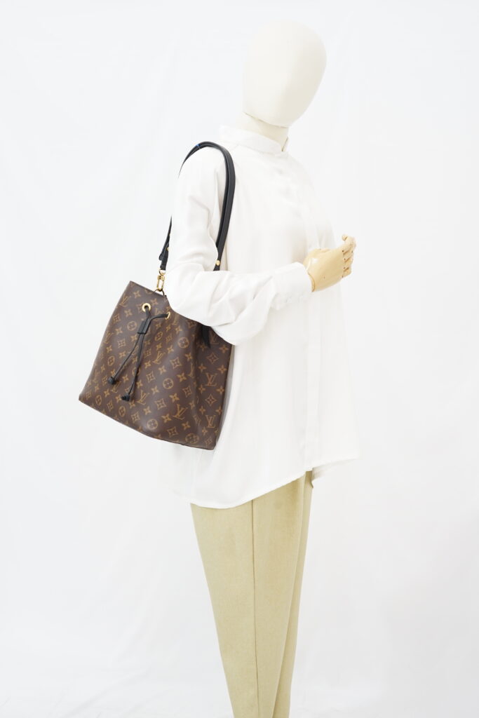 Louis Vuitton Neo Noe MM Monogram Noir GHW