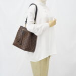 Louis Vuitton Neo Noe MM Monogram Noir GHW