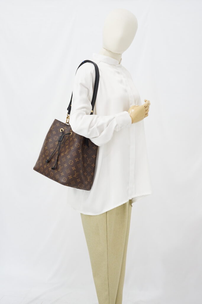 Louis Vuitton Neo Noe MM Monogram Noir GHW