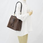 Louis Vuitton Neo Noe MM Monogram Noir GHW