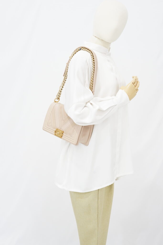 Chanel Boy Medium Chevron Beige GHW