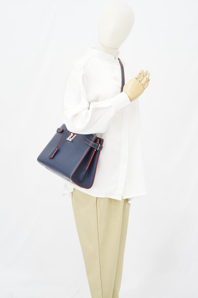 Louis Vuitton Twist Tote Black Epi SHW
