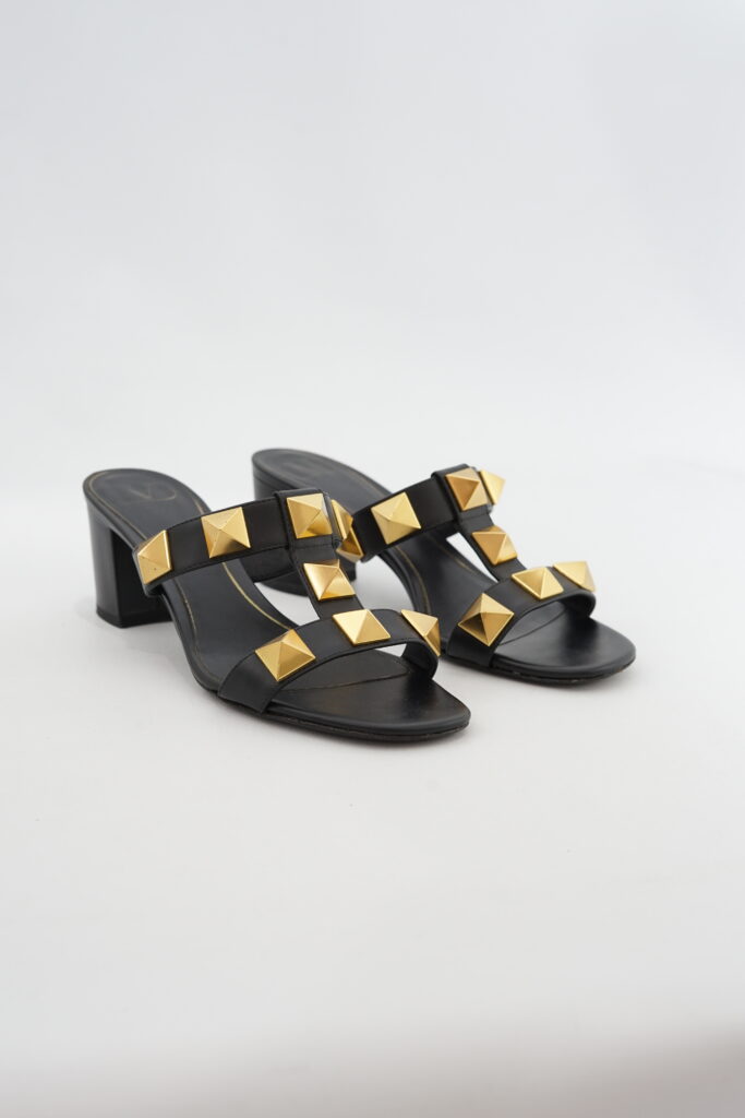 Valentino Roman Stud Chunky Black/Nero GHW