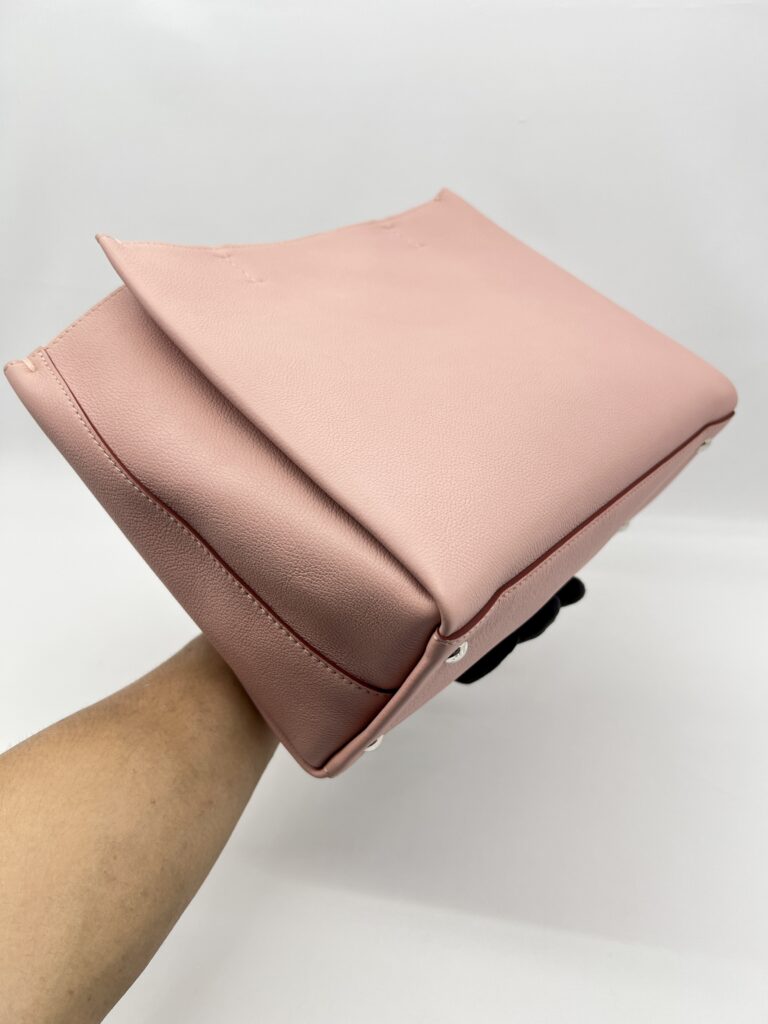 Louis Vuitton Lockmeto Pink SHW