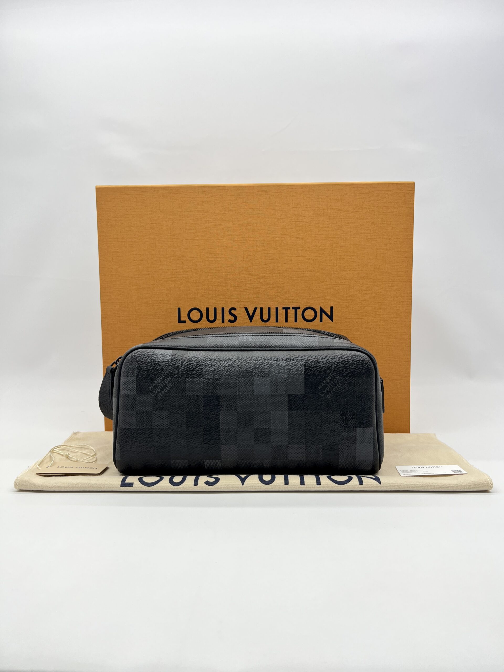 Louis Vuitton Dopp Kit Damoflage Black