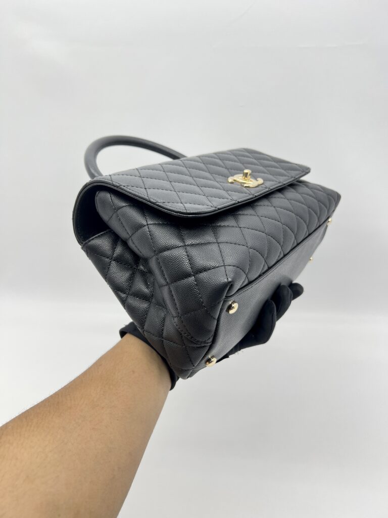 Chanel Coco Handle Medium Caviar Black GHW