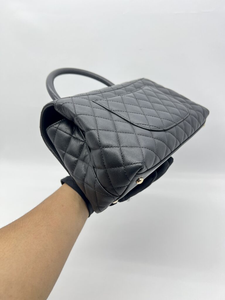 Chanel Coco Handle Medium Caviar Black GHW