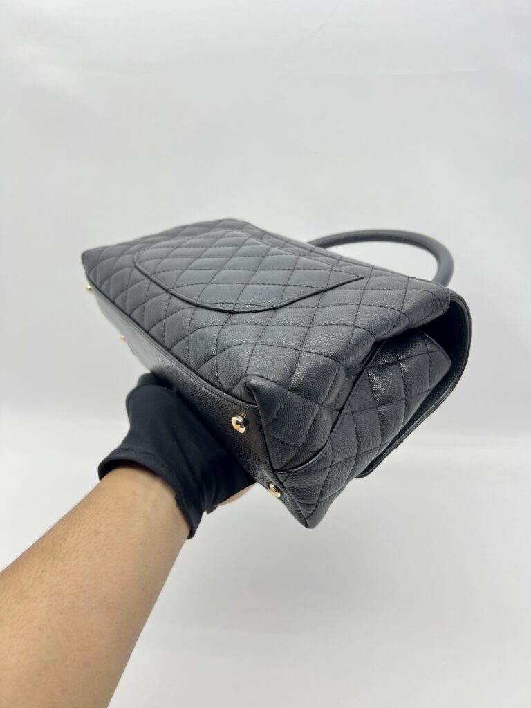 Chanel Coco Handle Medium Caviar Black GHW