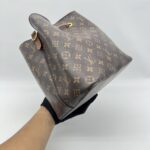 Louis Vuitton Neo Noe MM Monogram Caramel GHW