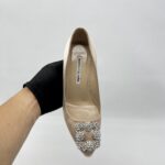 Monolo Blahnik Hangisi Satin Nude