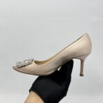 Monolo Blahnik Hangisi Satin Nude