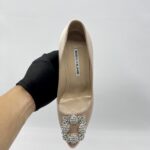 Monolo Blahnik Hangisi Satin Nude