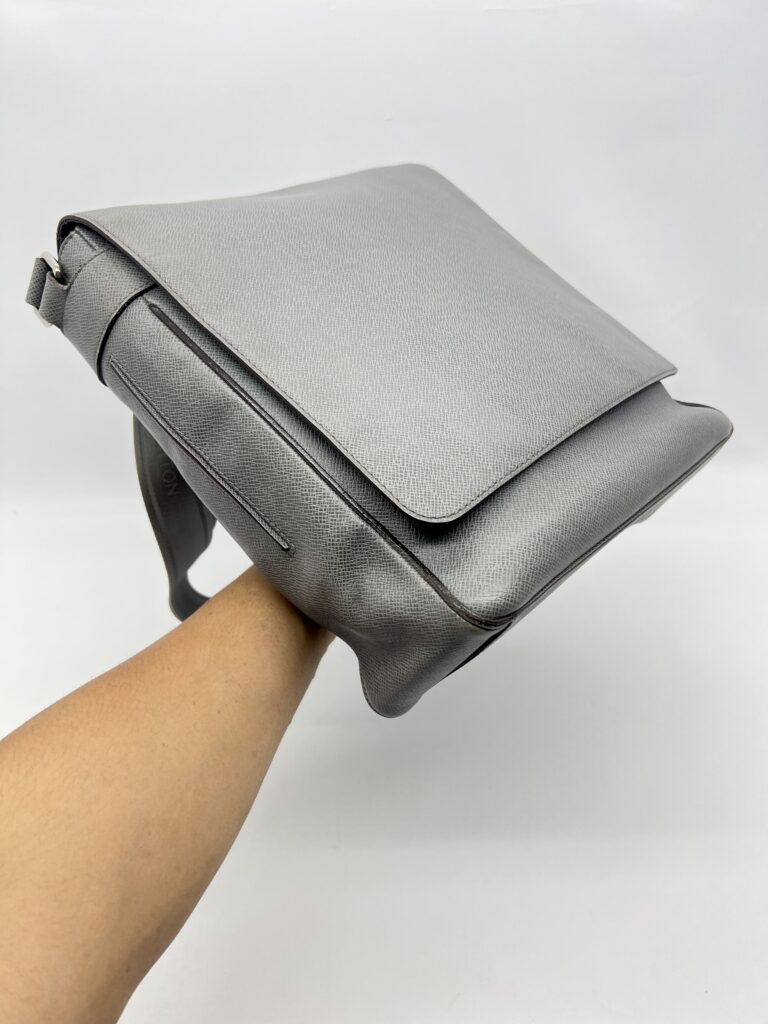 Louis Vuitton Glacier Messenger Flap Grey SHW