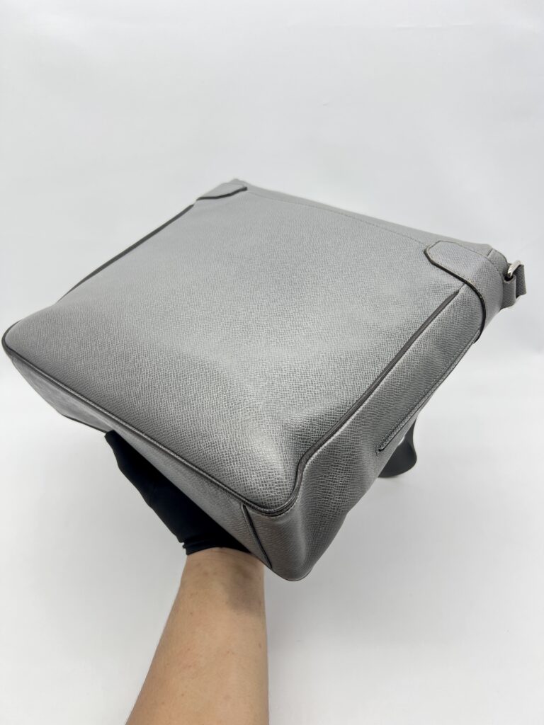 Louis Vuitton Glacier Messenger Flap Grey SHW