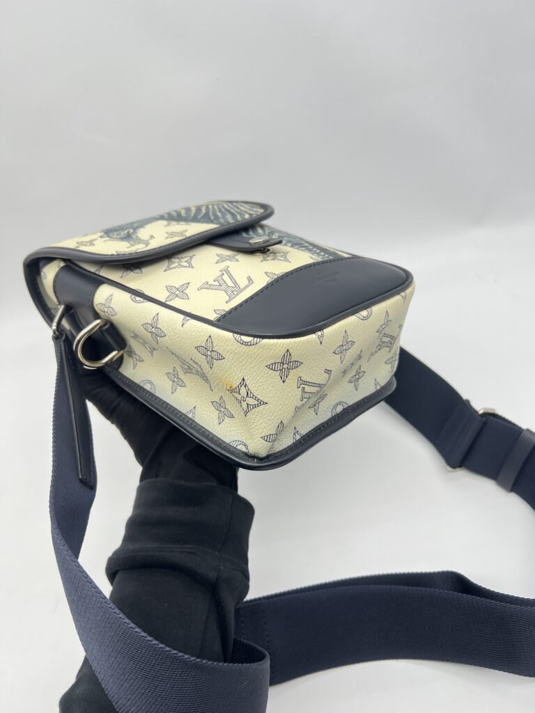 Louis Vuitton Savane Monogram Zebra Chapman White SHW