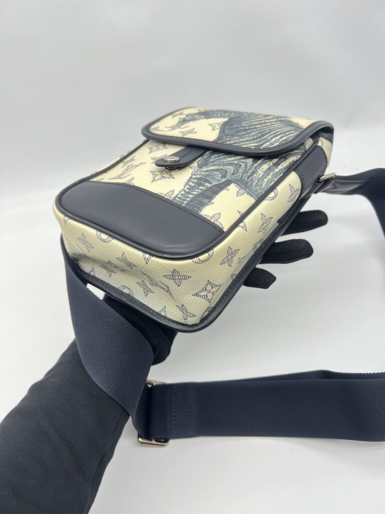 Louis Vuitton Savane Monogram Zebra Chapman White SHW