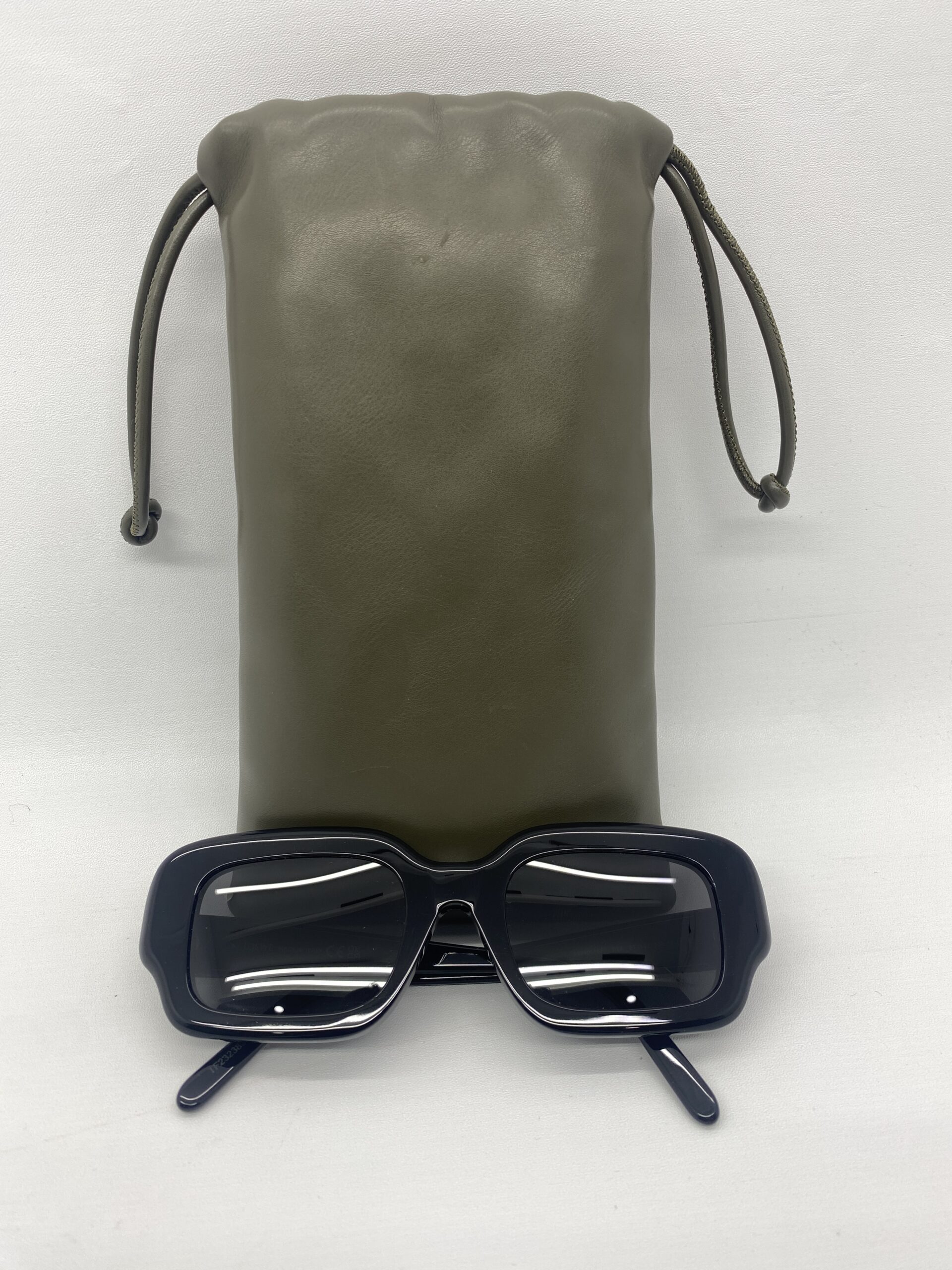 Loewe Sunglasses LW40158F Black