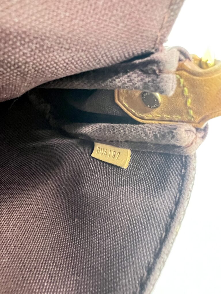 Louis Vuitton Favorite MM Monogram GHW
