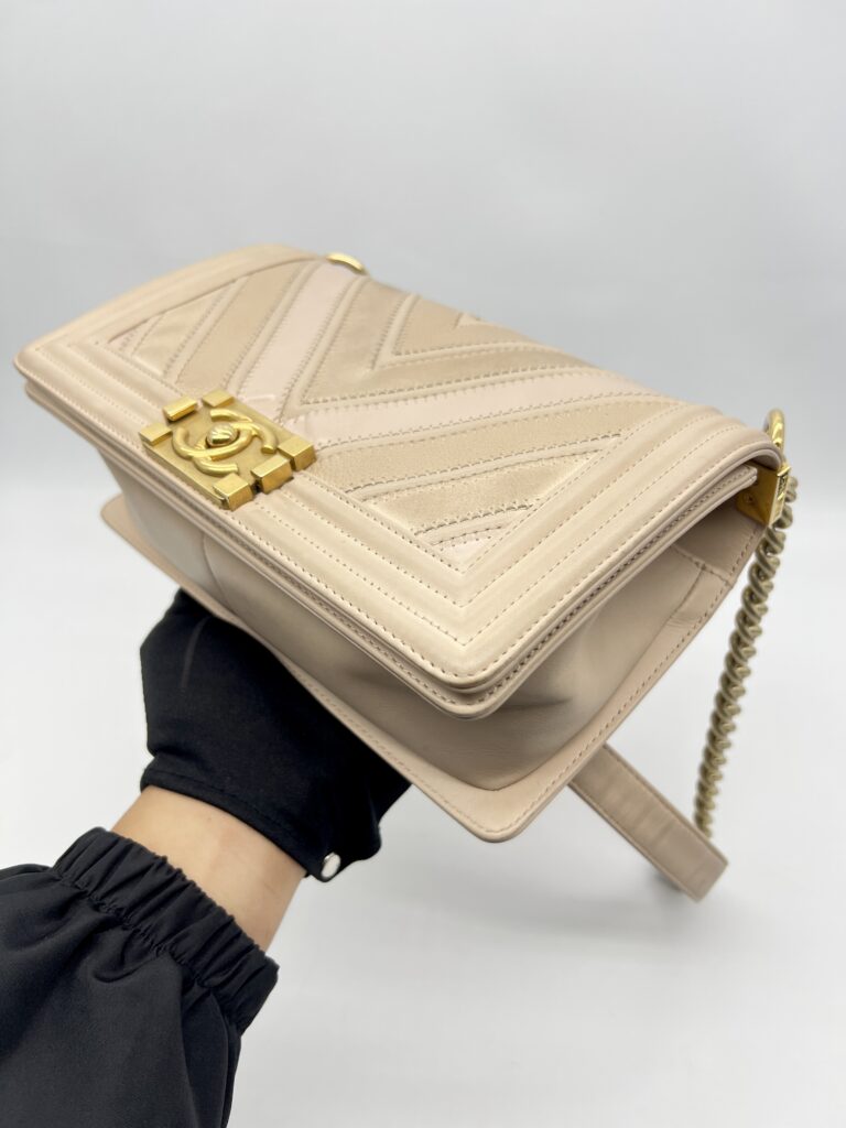 Chanel Boy Medium Chevron Beige GHW
