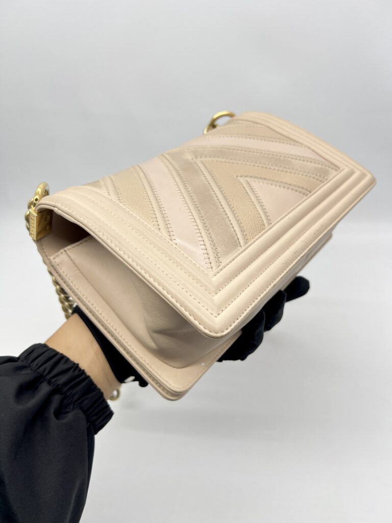 Chanel Boy Medium Chevron Beige GHW