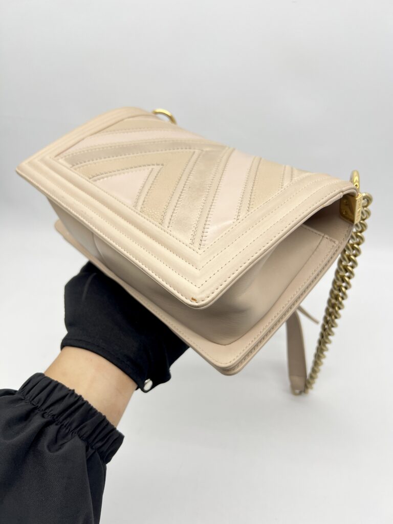 Chanel Boy Medium Chevron Beige GHW