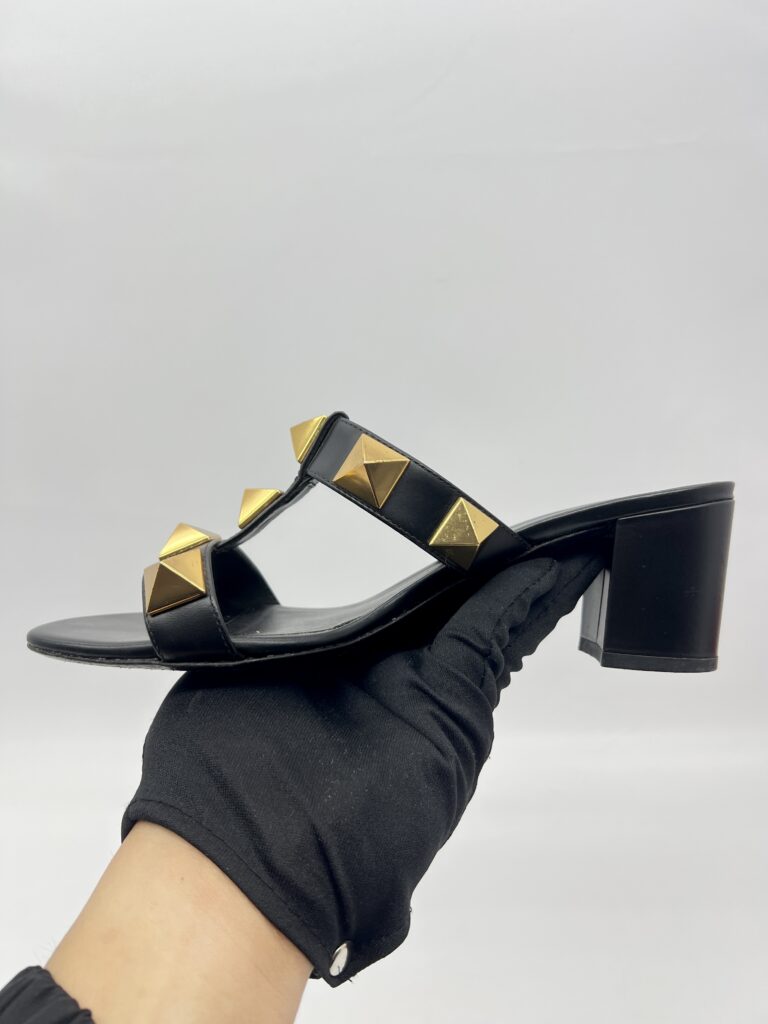 Valentino Roman Stud Chunky Black/Nero GHW