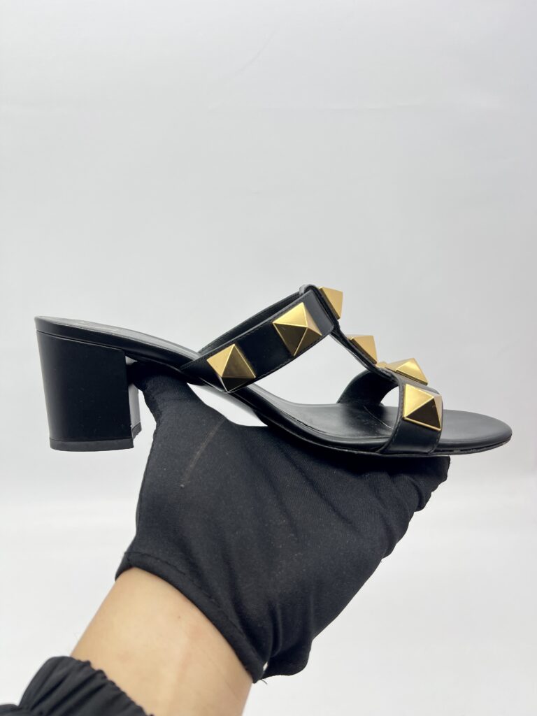 Valentino Roman Stud Chunky Black/Nero GHW