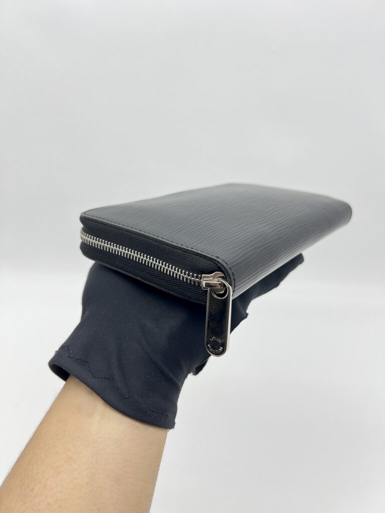Louis Vuitton Zippy Organizer Wallet Epi Black SHW