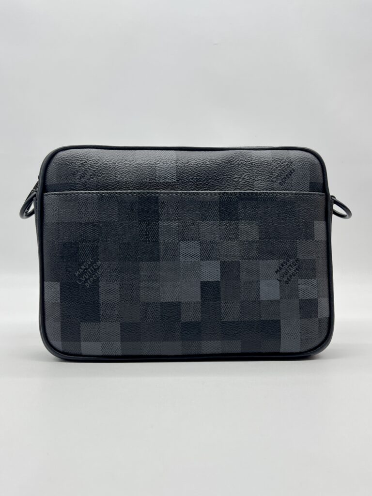 Louis Vuitton Trio Messenger Damoflage Black