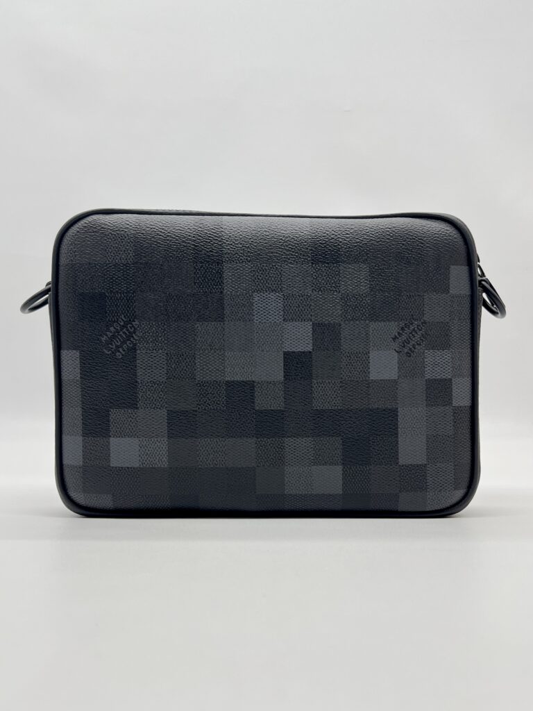 Louis Vuitton Trio Messenger Damoflage Black