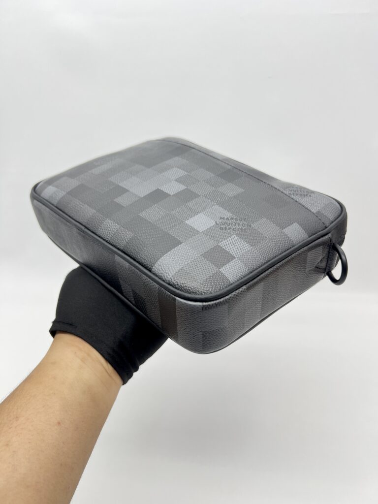 Louis Vuitton Trio Messenger Damoflage Black