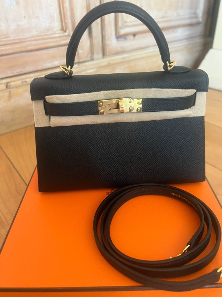 Hermes Kelly 20 black epsom GHW