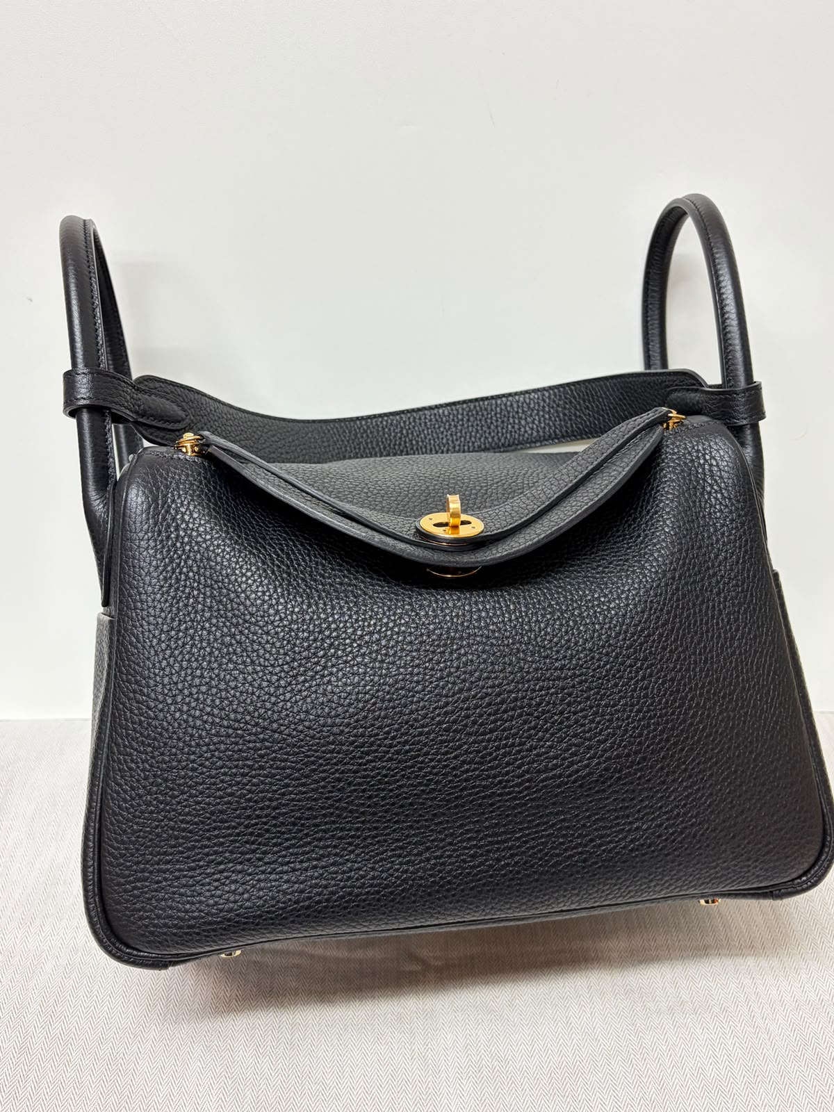 Hermes Lindy 30 Black Clemence GHW