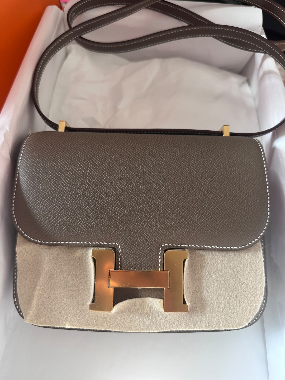 Hermes Constance 18 Etoupe Epsom GHW