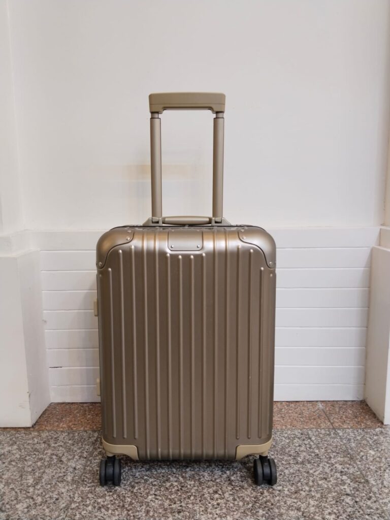 Rimowa  Cabin Topaz Titanium Gold