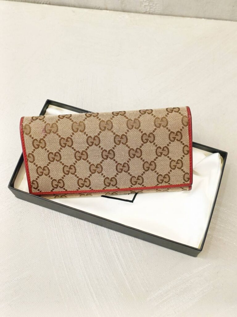 Gucci GG Flap Wallet Beige inside Red